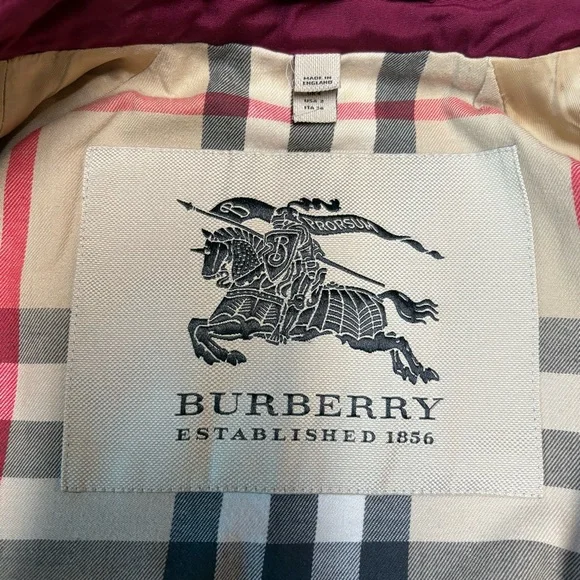 Burberry trench coat. - Picture 12 of 16